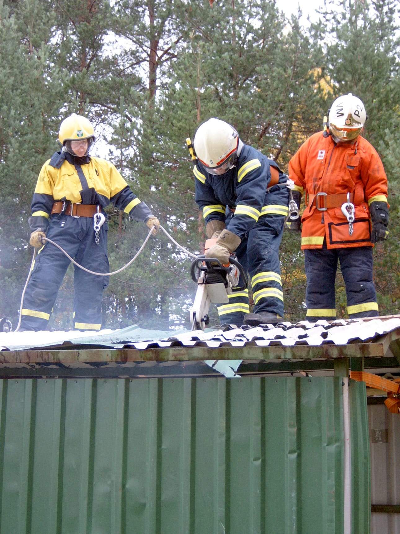Esimerkiksi vapaapalokunnan tekemä työ on korvaamatonta. Yhteiskunnan resurssit eivät yksin riitä. Tarvitaan myös kansalaisten osallisuutta.