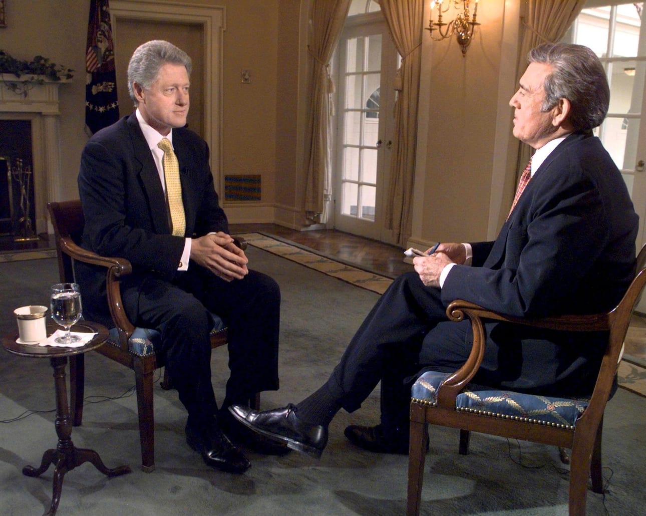 Presidentti Bill Clinton antoi haastattelun CBS-televisiokanavalle muun muassa virkarikossyytteestään maaliskuussa 1999. Syyte oli mennyt nurin senaatissa aiemmassa kuussa.