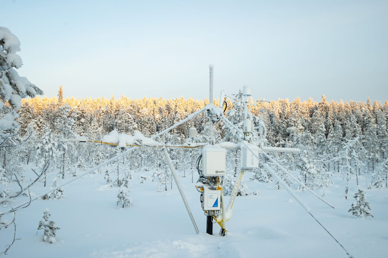 Oulun yliopiston Oulangan tutkimusaseman mittauslaitteistoa Puukkosuolla, Oulangan kansallispuistossa. Kuvituskuva.