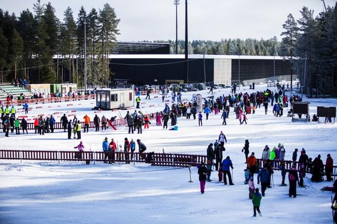 Maakuntaviesti saatiin kuin saatiinkin hiihdettyä sunnuntaina Seinäjoen Joupiskalla. Kuva: Krista Luoma
