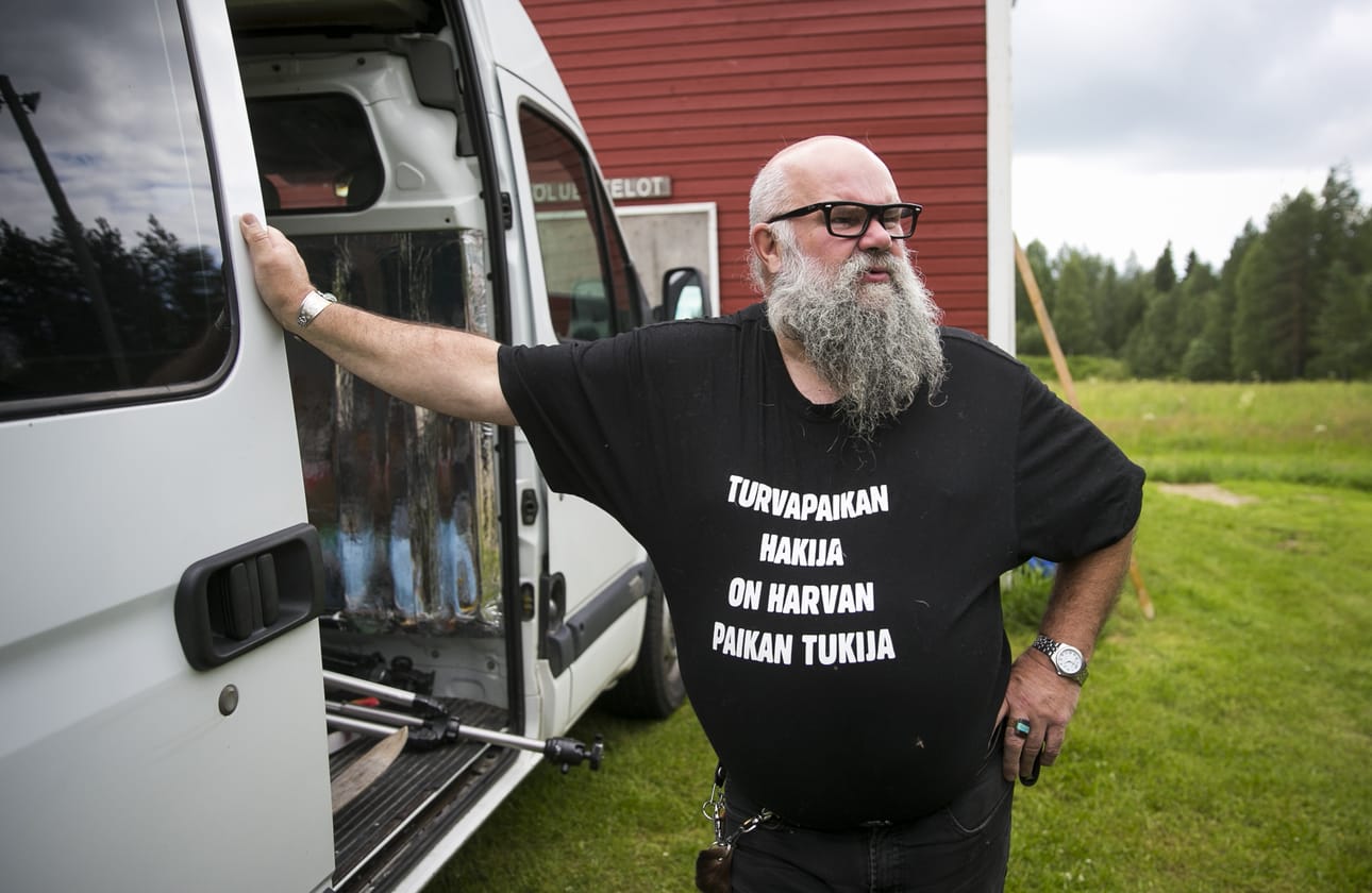 Pudasjärvellä asuva Kari Tykkyläinen on yksi taitelijaeläkkeen saaja.