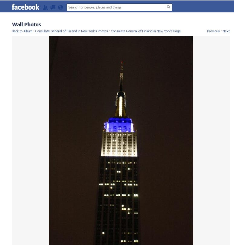 Suomen pääkonsulaatti julkaisi kuvan sinivalkoisesta Empire State Buildingista Facebook-sivuillaan