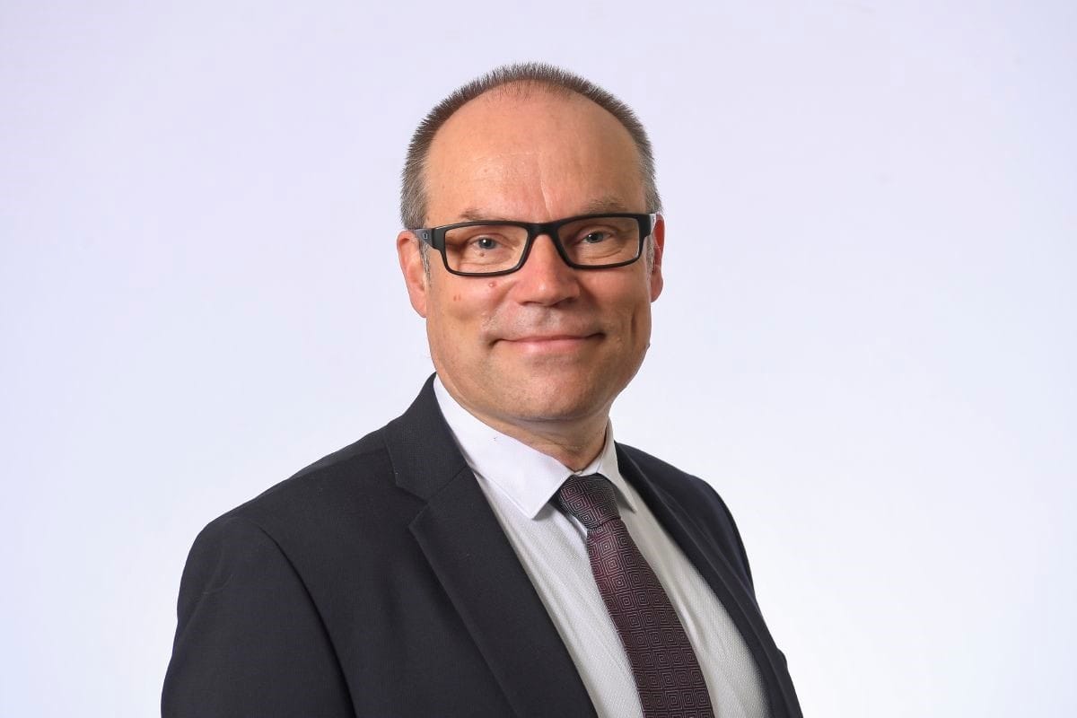 Mikko Kinnunen on ensimmäisen kauden kansanedustaja Reisjärveltä.
