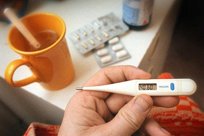 Korona-, influenssa- ja RS-virukset kuormittavat nyt yhtäaikaisesti terveydenhuoltoa. Arkistokuva.