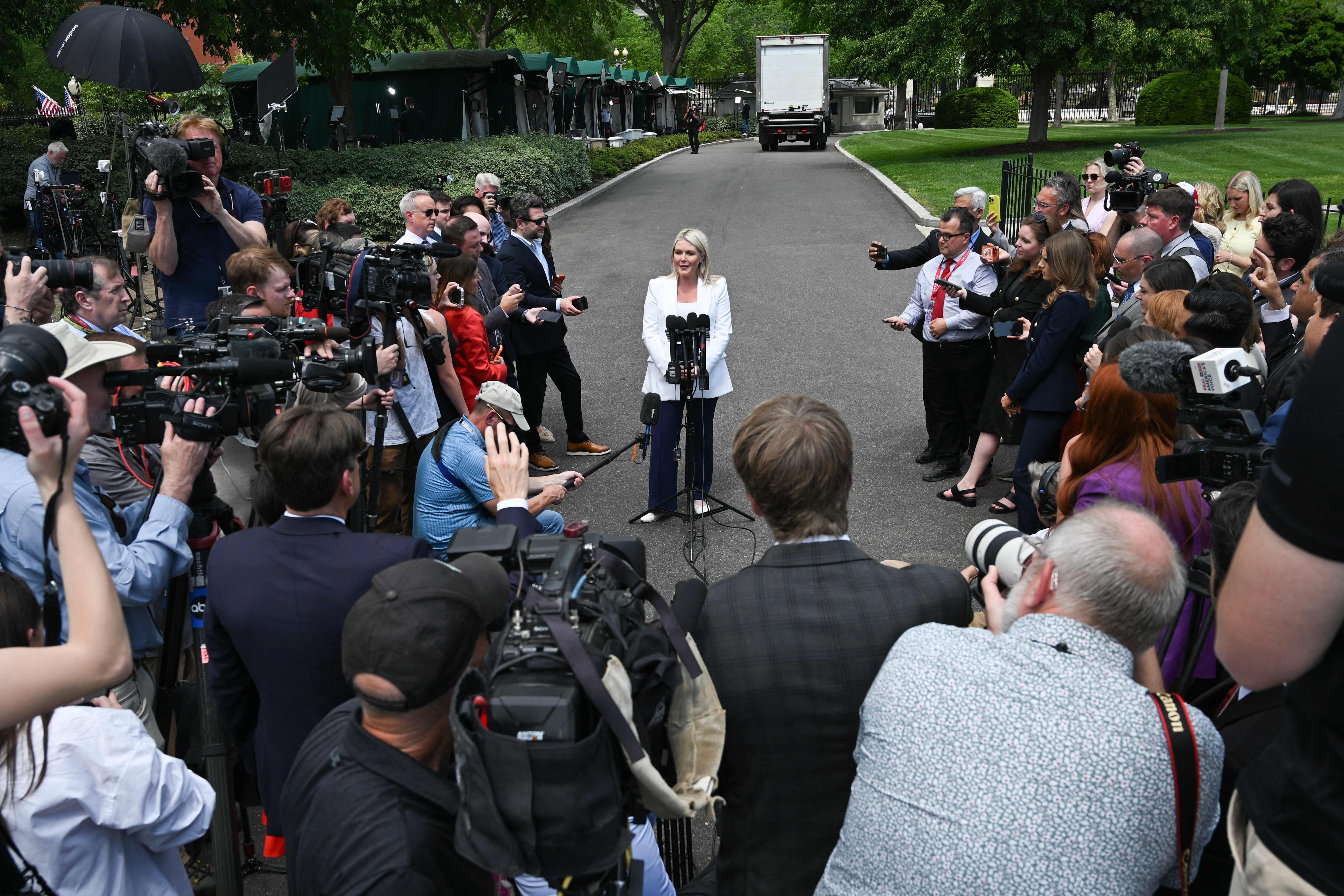 Yhdysvaltojen ja Iranin määrä aloittaa neuvottelut Pakistanissa