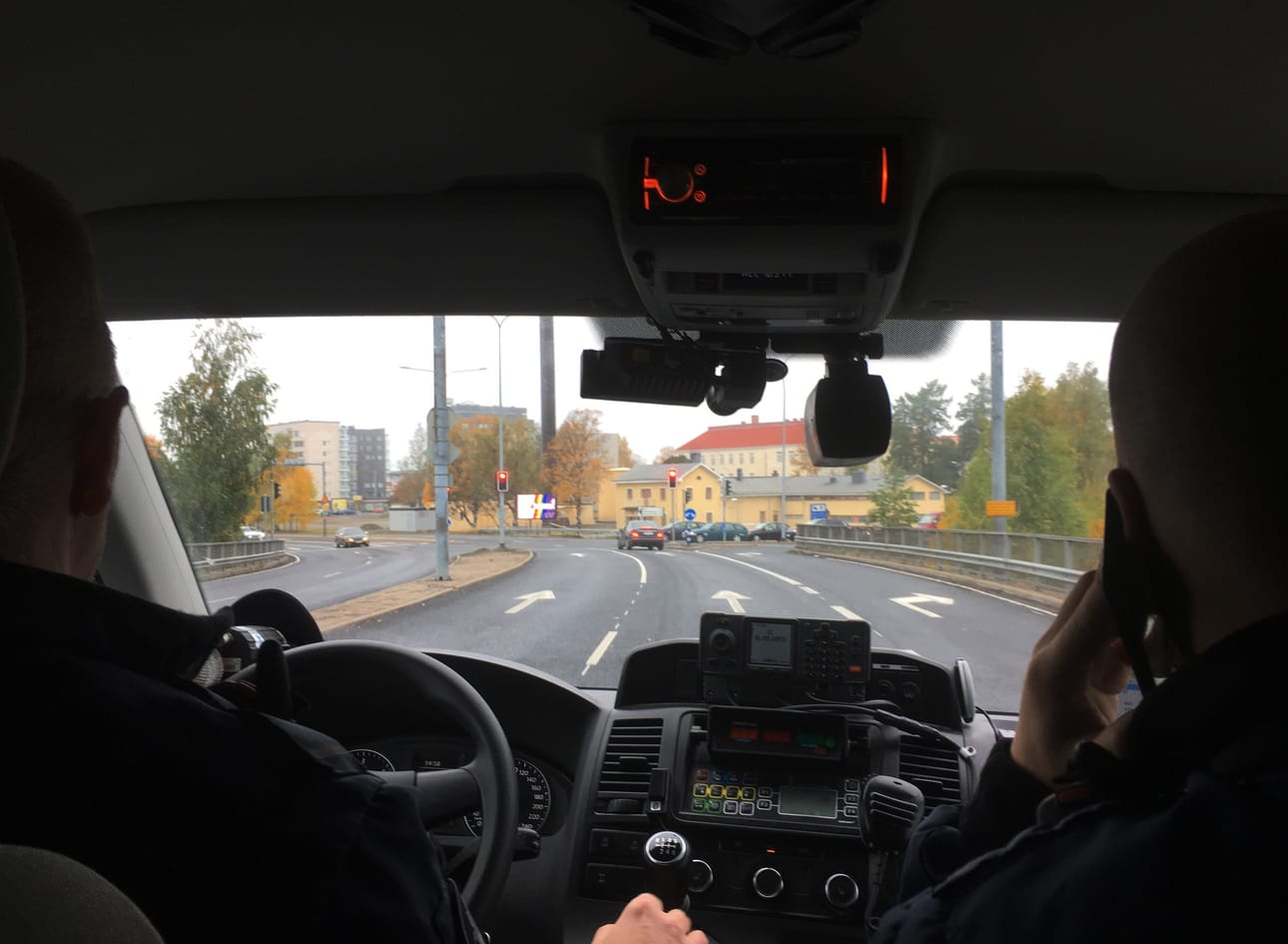 Poliisin toimintavalmiusaika on alkuvuonna ollut huonoin vuosikausiin. Minuuteissa ilmaistavalla toimintavalmiusajalla tarkoitetaan keskimääräistä aikaa siitä hetkestä kun poliisi on saanut hätäkeskukselta tehtävän siihen kun ensimmäinen partio on tehtäväpaikalla. Arkistokuva.