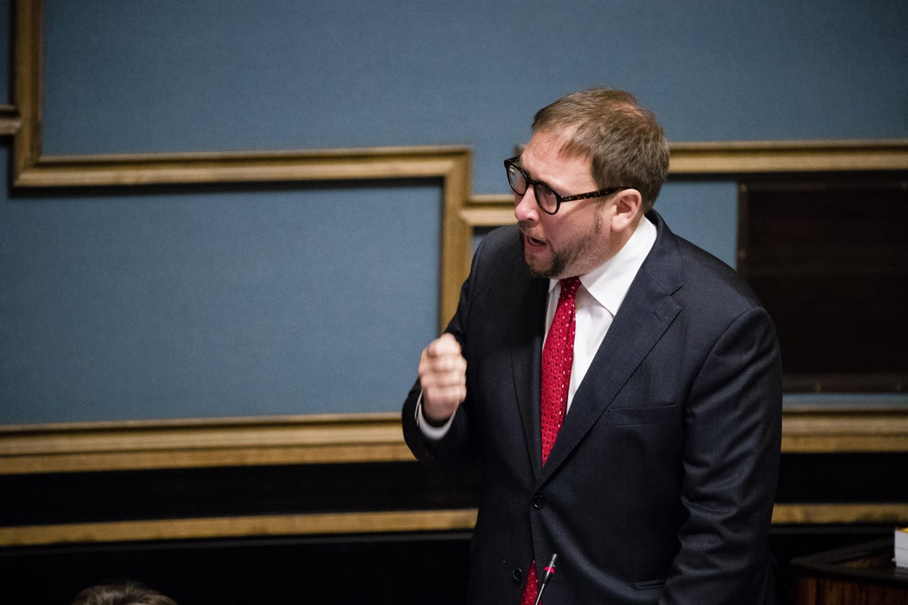 Helsinkiläinen Arhinmäki, 42, on toiminut aikaisemmin muun muassa vasemmistoliiton puheenjohtajana ja ministerinä.