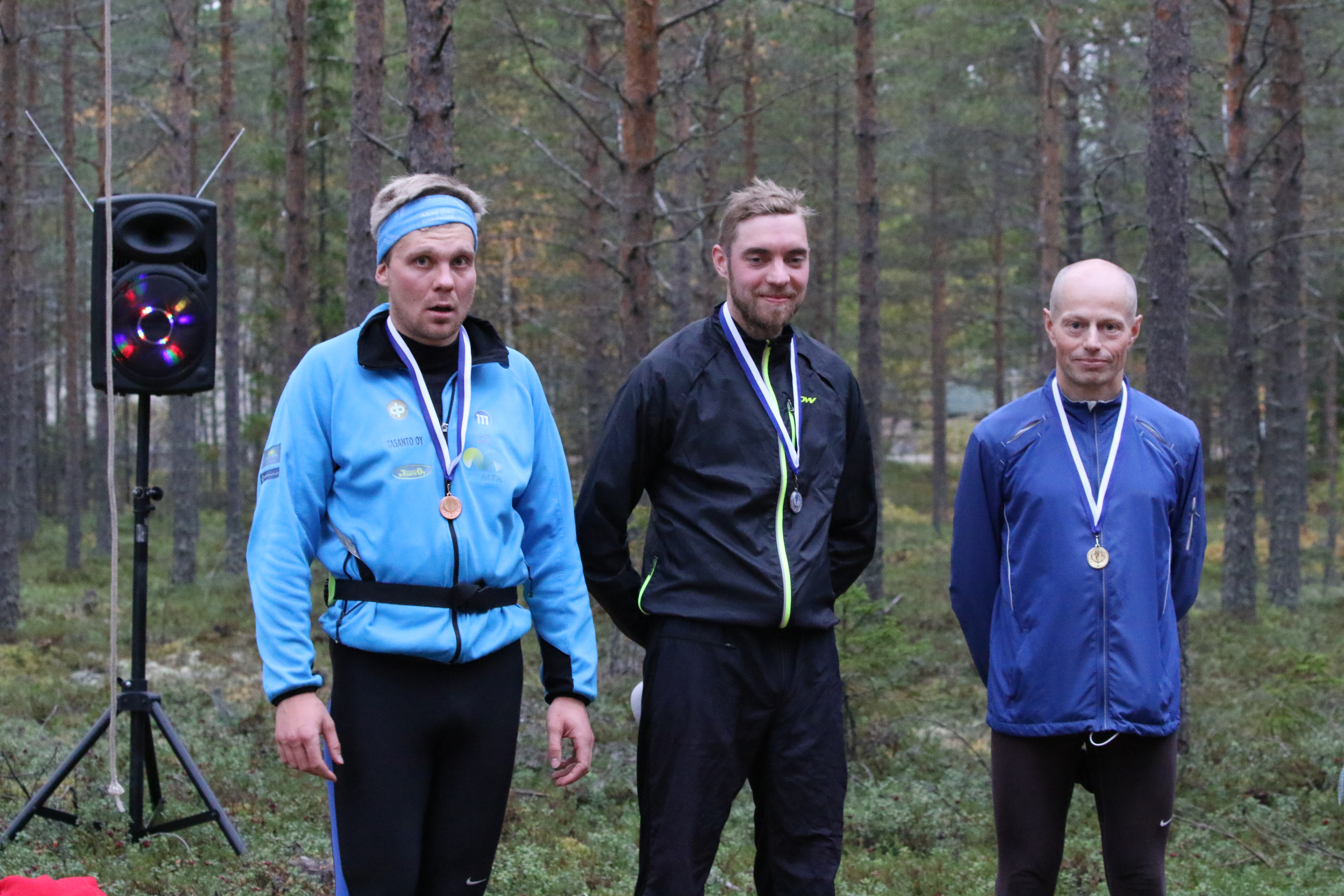Miesten nopein oli tällä kertaa Jani Määttä (oikealla). Toiseksi tuli Juha-Matti Heinonen (keskellä) ja kolmanneksi Jaakko Luovansuu.