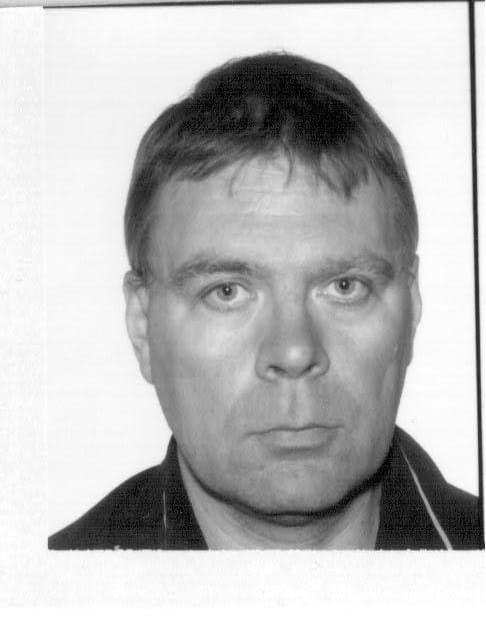 Ari Turunen on valtiotieteen tohtori ja tietokirjailija.