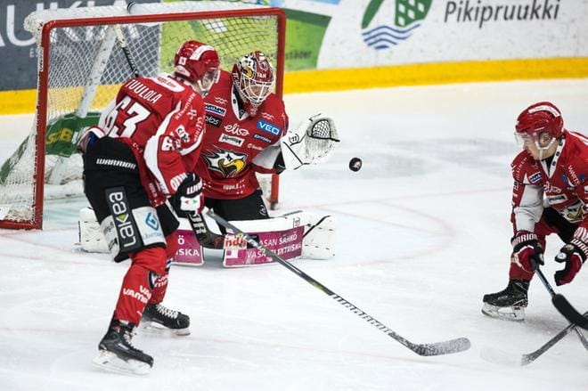Sportin maalilla aloittaa Jonathan Iilahti. KUVA: JARNO PELLINEN