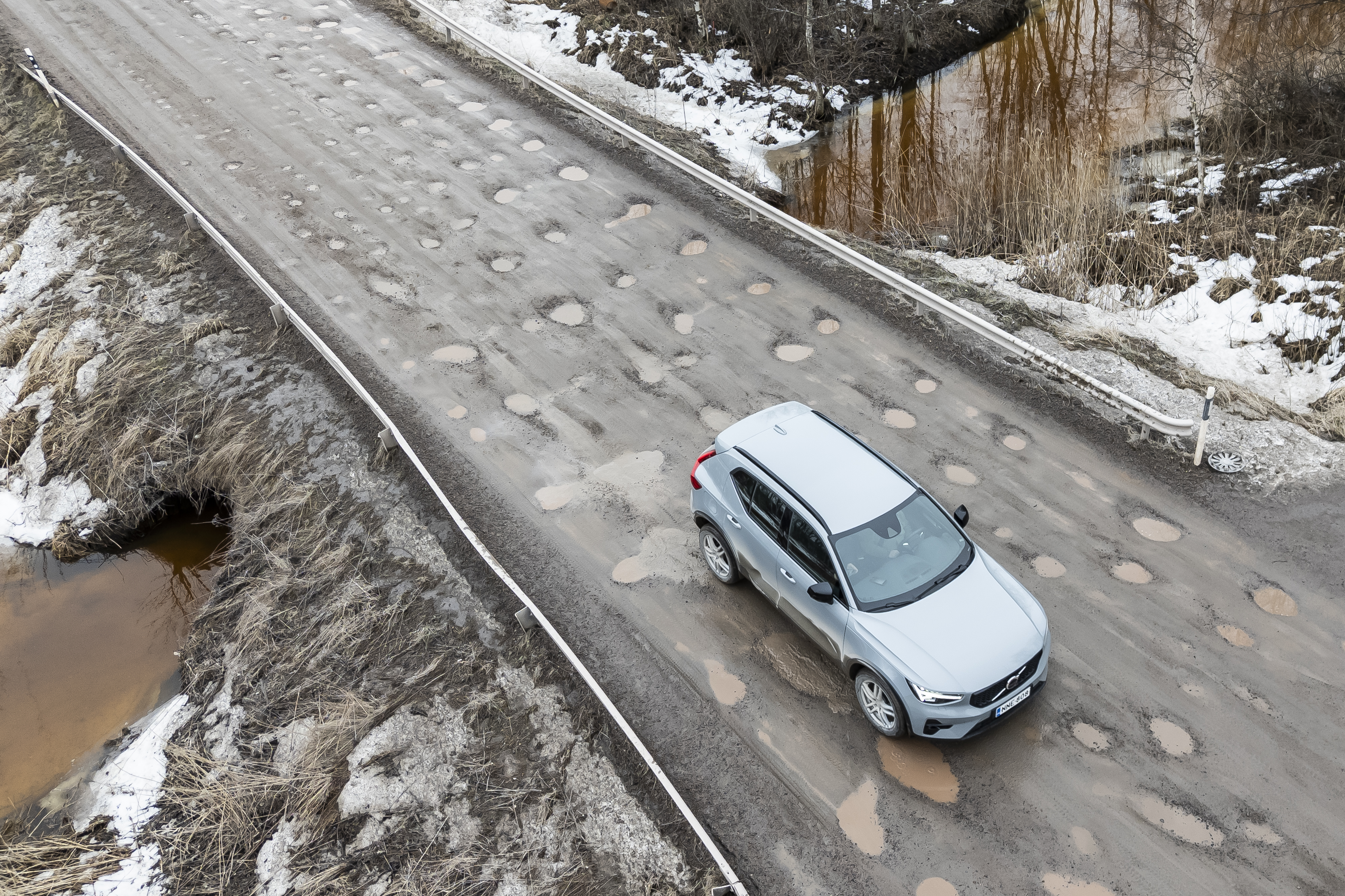 Kelirikko runtelee Letontietä Oulunsalossa: "Hevosenkengät vain lentelivät"