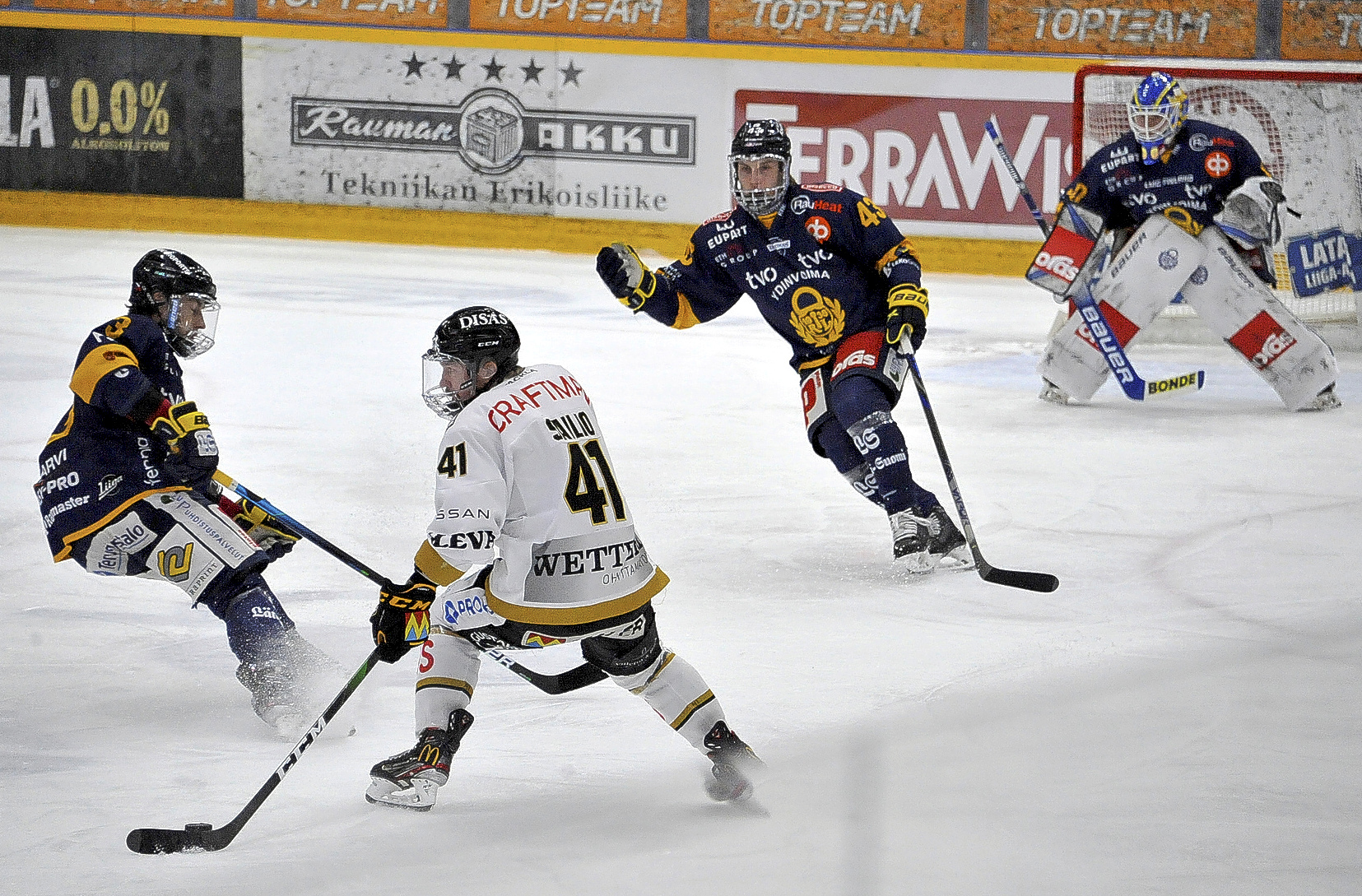 Työmyyrien esimerkki ei kantanut Kärppiä voittoon saakka Raumalla: "Nolla maalia ja luu kädessä"
