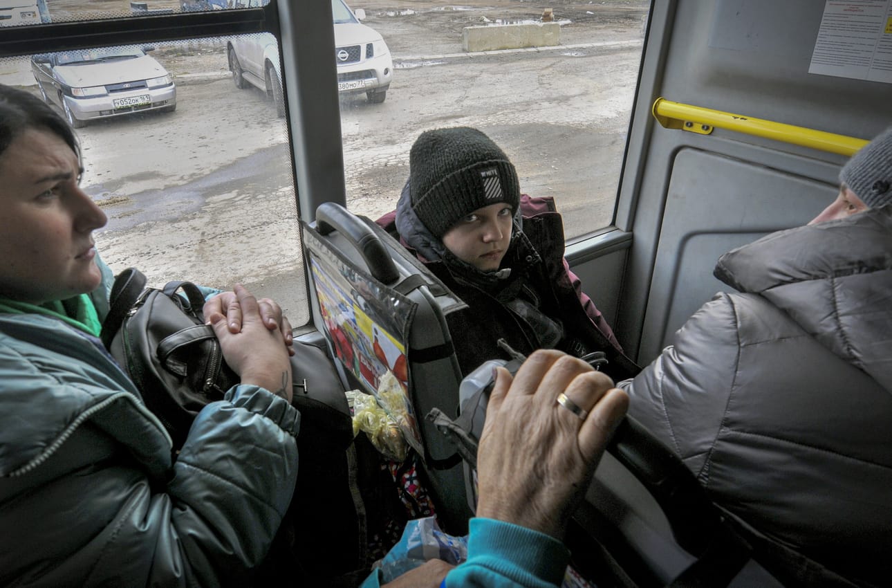 Miljoonat ihmiset pyrkivät pakoon Ukrainasta.