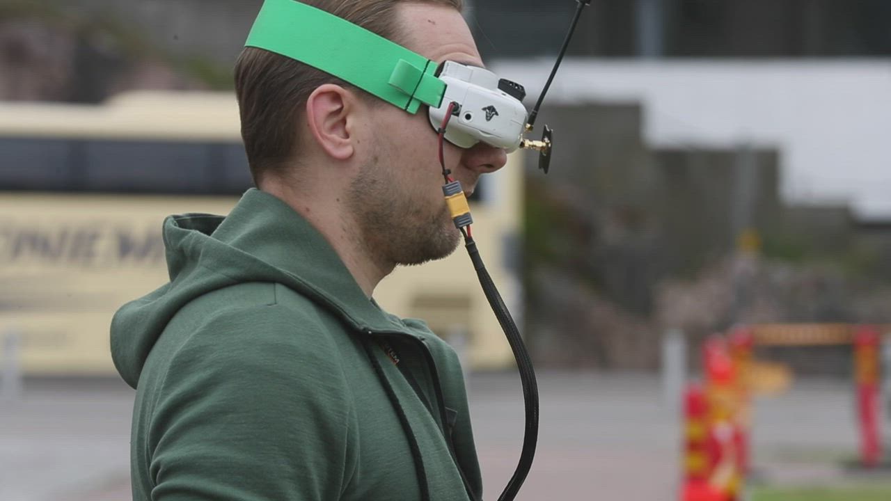 Suomen ensimmäinen kansainvälinen drone-turnaus – katso, kun lennättäjät esittelevät taitojaan
