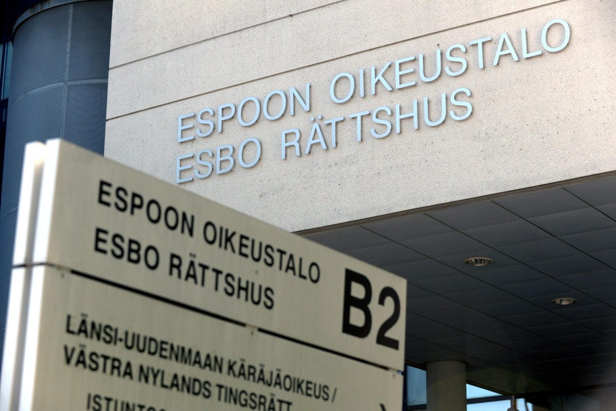 Mies oli viime vuoden toukokuussa määrätty naista koskevaan lähestymiskieltoon. LEHTIKUVA / MIKKO STIG
