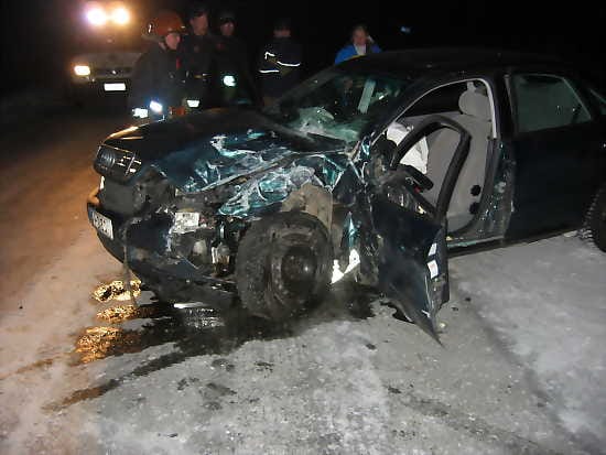 Autot romuttuivat pahoin nokkakolarissa.