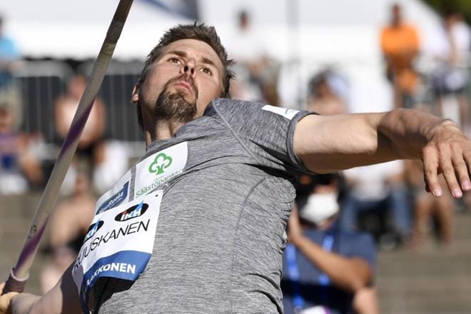 Antti Ruuskanen pettyi tulokseensa Pihtiputaan keihäskarnevaalin pääkilpailussa. Kuva: Heikki Saukkomaa / Lehtikuva
