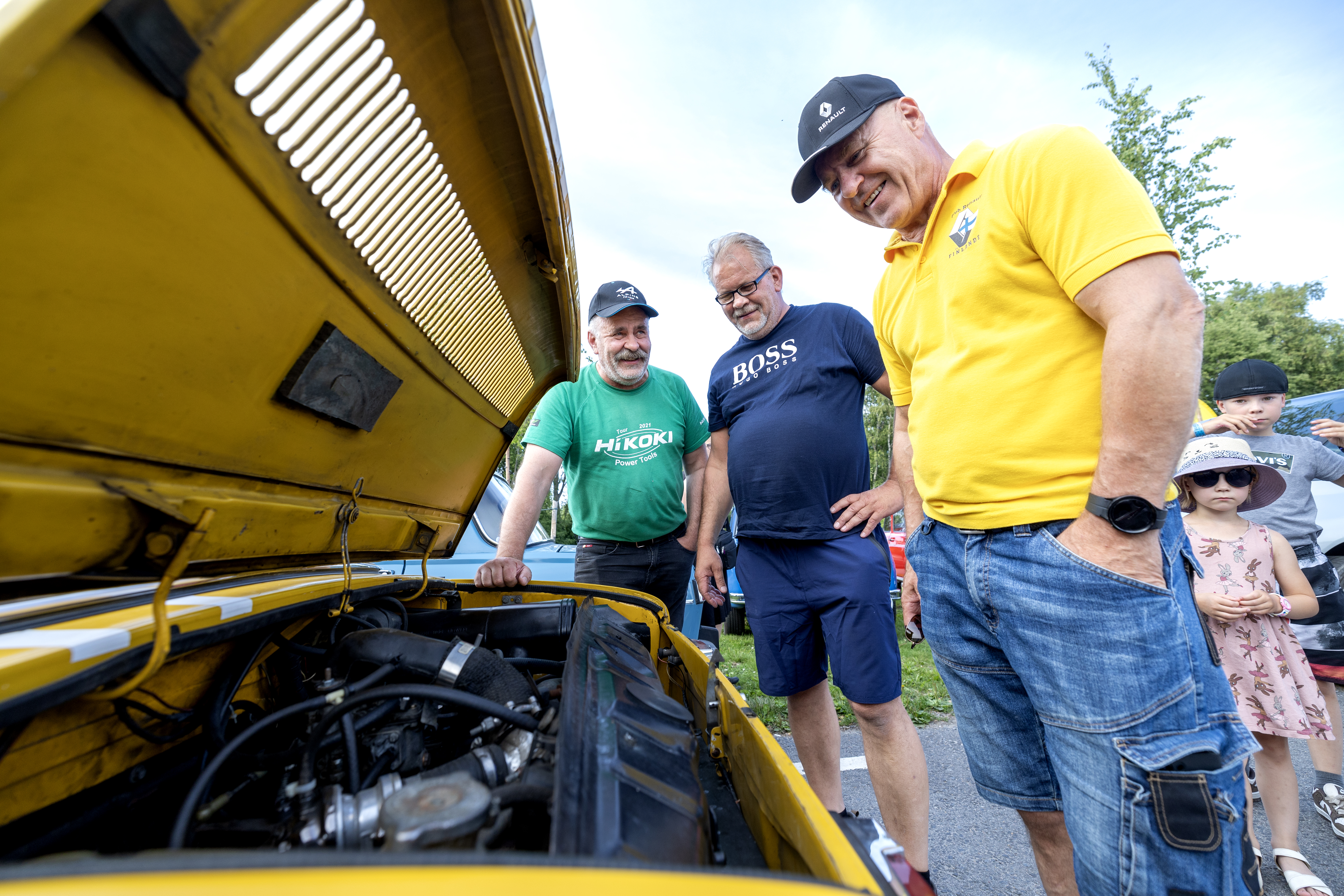 Rellu-harrastajien mielestä ranskalaisauto on ylivertainen – Katso kuvagalleria Renault-kerhon tapahtumasta Nallikarista