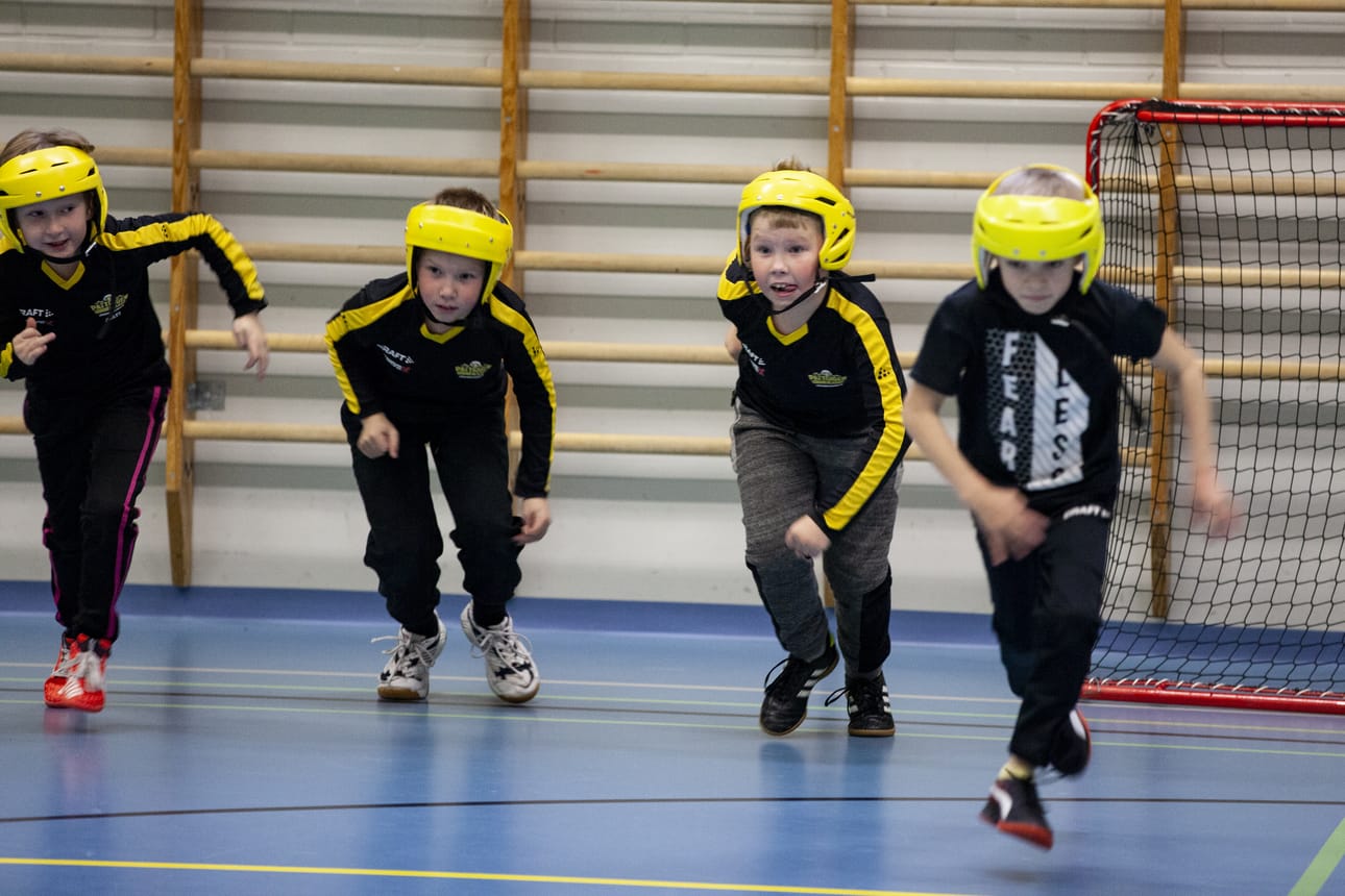 Tapahtumassa nähtiin, mitä kaikkea oikeat pesistreenit sisältävät. Juokseminen on olennainen osa lajia.