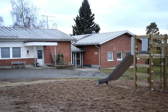 Valtuusto linjasi, että Ylikylän koulun ylläpitomäärärahoista voitaisiin luopua, mutta lakkautuspäätös se ei vielä ollut. Arkistokuva: Saila Collander