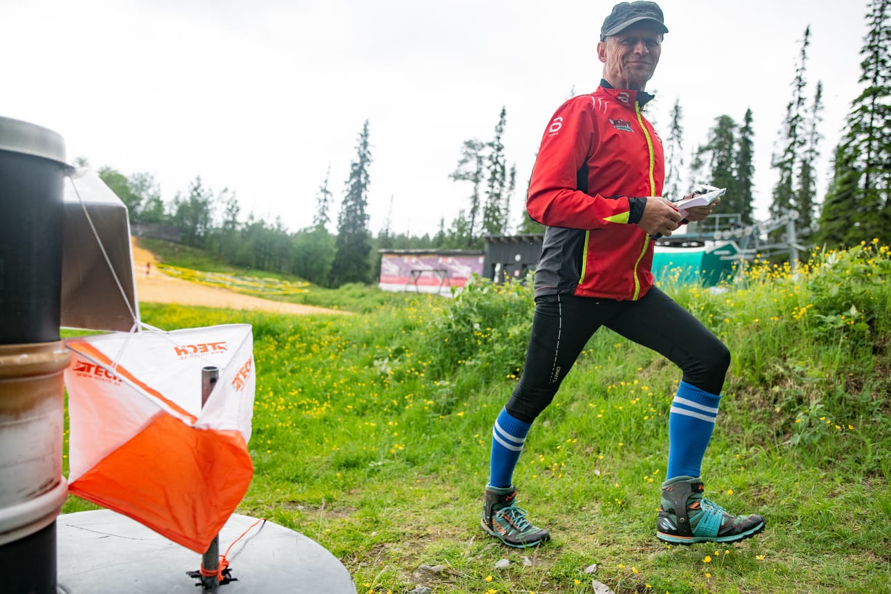 Kiuruvedeltä lomamatkalla oleva Pertti Lind osallistui keskiviikkona iltarasteille Rukalla. Tiistaina Lind kävi suunnistamassa Posiolla. Ensi viikolla Kuusamossa ja Posiolla suunnistetaan iltarastiviikko.
