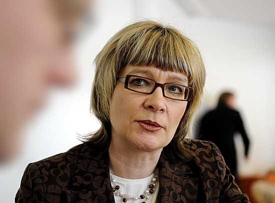 Paula Risikko otti kantaa ehkäisykysymykseen.