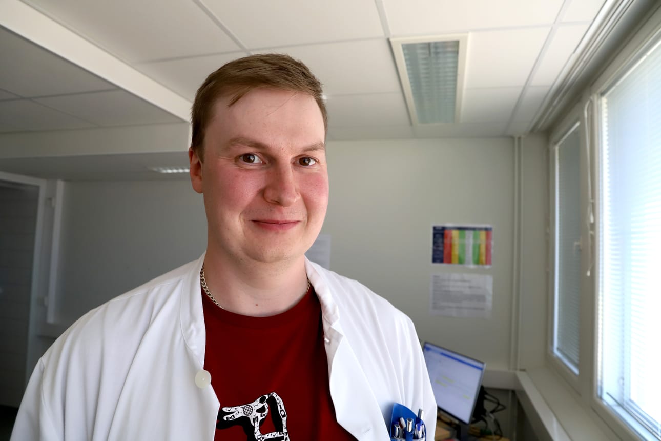Raahen seudun hyvinvointikuntayhtymän tartuntataudeista vastaava lääkäri Sami Raatikainen korostaa, että rokotteet tehoavat vielä hyvin nykyisiin virusmuunnoksiin.
