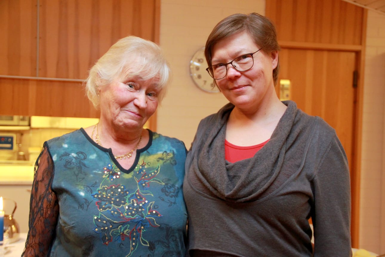 30 vuotta hirvimetsällä rämpinyt ja nykyinen mestarikokki Ritva Peltola ja Sari Viitala kehuvat vuolaasti Taipaleenharjun Metsästysseurueen hyvää henkeä ja kivaa porukkaa.