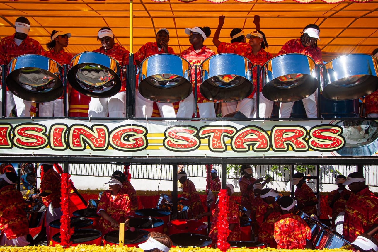 Teräspannut eli steel-rummut ovat suosittu soitin Karibialla.