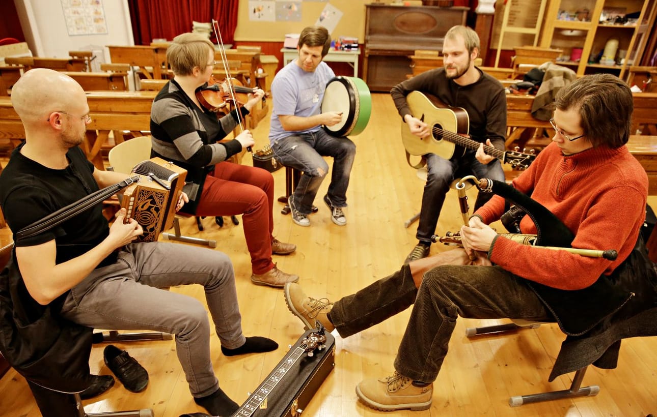 The Irish Festival of Oulu järjestetään kahdeksatta kertaa. Oululainen Droichead esiintyy tänään perjantaina yhteiskonsertissa.