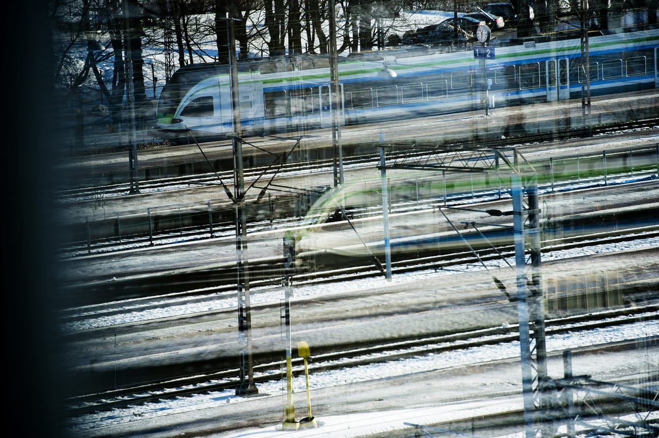 Ohjeessa painotetaan, että poliisilla on aina oltava jokaisella virka- ja siviilimatkalla asiaankuuluva matkalippu.