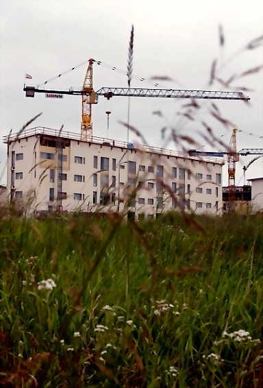 Oulun Kaakkurissa rakennetaan vilkkaasti.