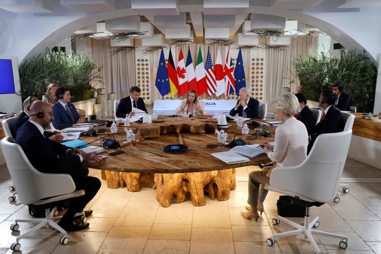 G7-ryhmän valtiojohtajat ovat sopineet huippukokouksessa Venäjän jäädytettyjen varojen käytöstä. Kuva: Lehtikuva/AFP