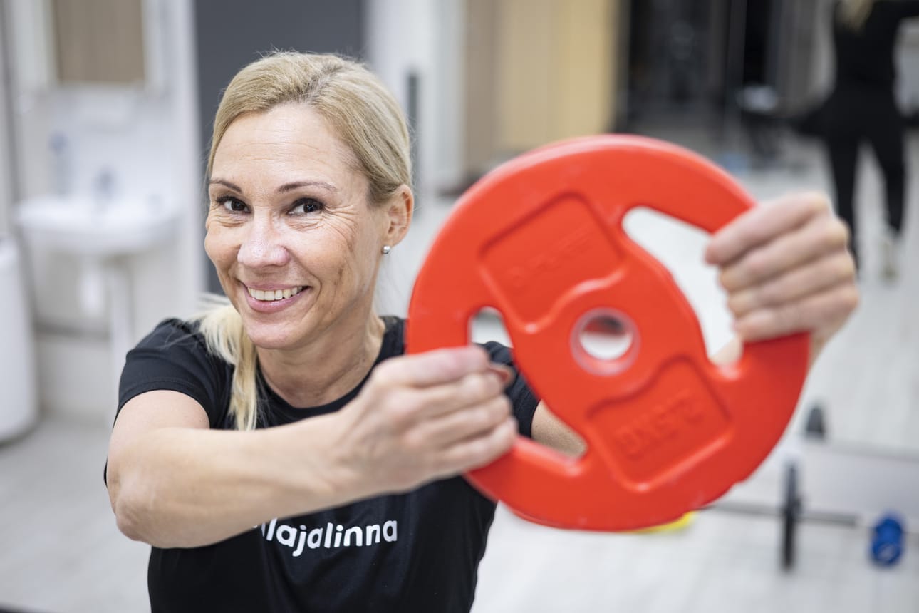 Liikkumattomuus on usein syy selkäkivuille. Istumatyö ja arkiliikunnan vähyys ovat fysioterapeutti Maarit Joutilan mukaan passivoineet ihmisiä nykypäivänä yhä enemmän.