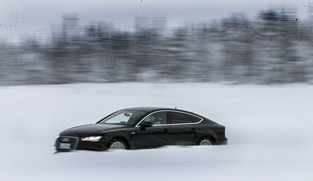 Muoniossa Lapland Proving Groundin testialueen uusin rata on halkaisijaltaan 200 metrin mittainen ympyrän muotoinen jäärata, joka on tehty suolle. Ei tarvitse odottaa järvien jäätymistä jotta päästään ajamaan jääradalle.