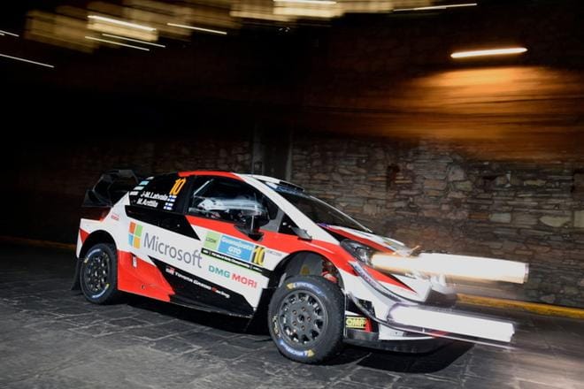 Jari-Matti Latvala ja Miikka Anttila päästelivät Meksikon MM-rallissa sijalla kuusi neljän erikoiskokeen jälkeen. Kuva: Lehtikuva / AFP