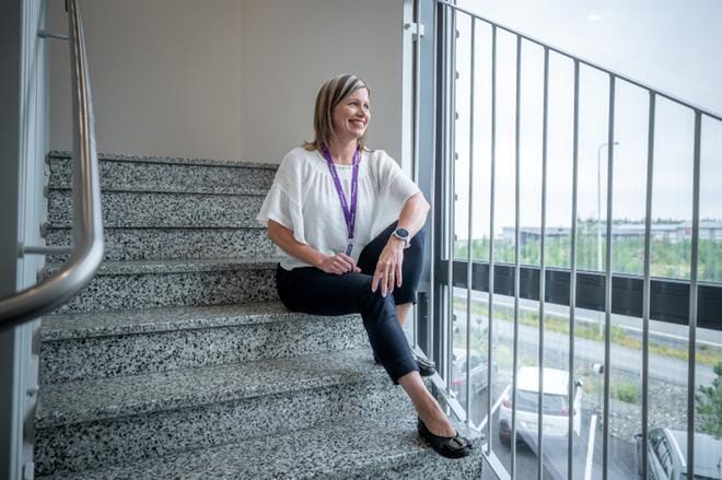Foodwestin tuotekehityspäällikkö Virve Anttila kertoo, kuinka Foodwestin ja The Long Drink Companyn yhteistyö jatkuu tulevaisuudessakin. Kuva: Elena Mikkilä