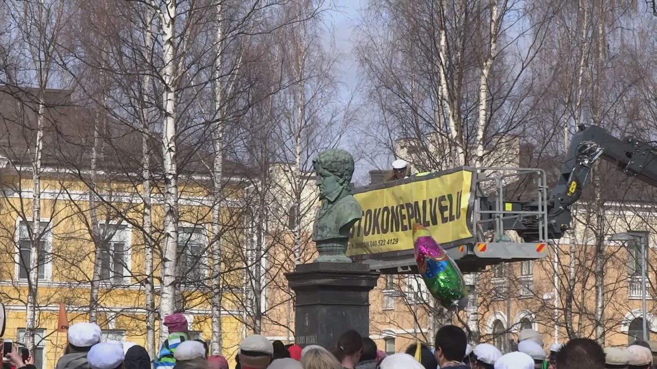 Franzenin patsaan lakitus