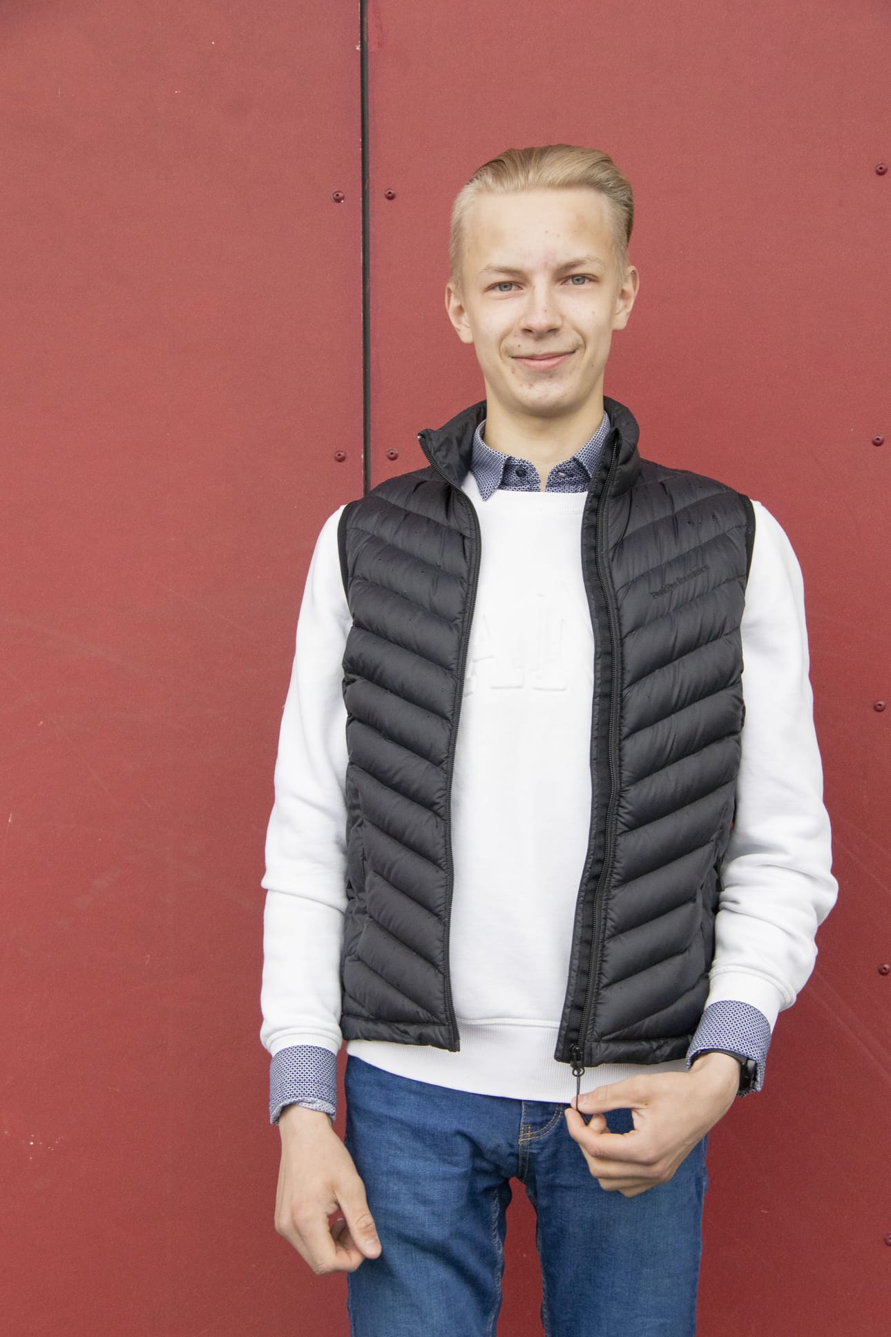 ”Ajotaitoa tarvitaan liikenteessä, kun on oikeat massat päällä ja aikataulu puskee päälle”, kertoo Eetu Karvonen, joka valmistui OSAO:sta tänä keväänä.