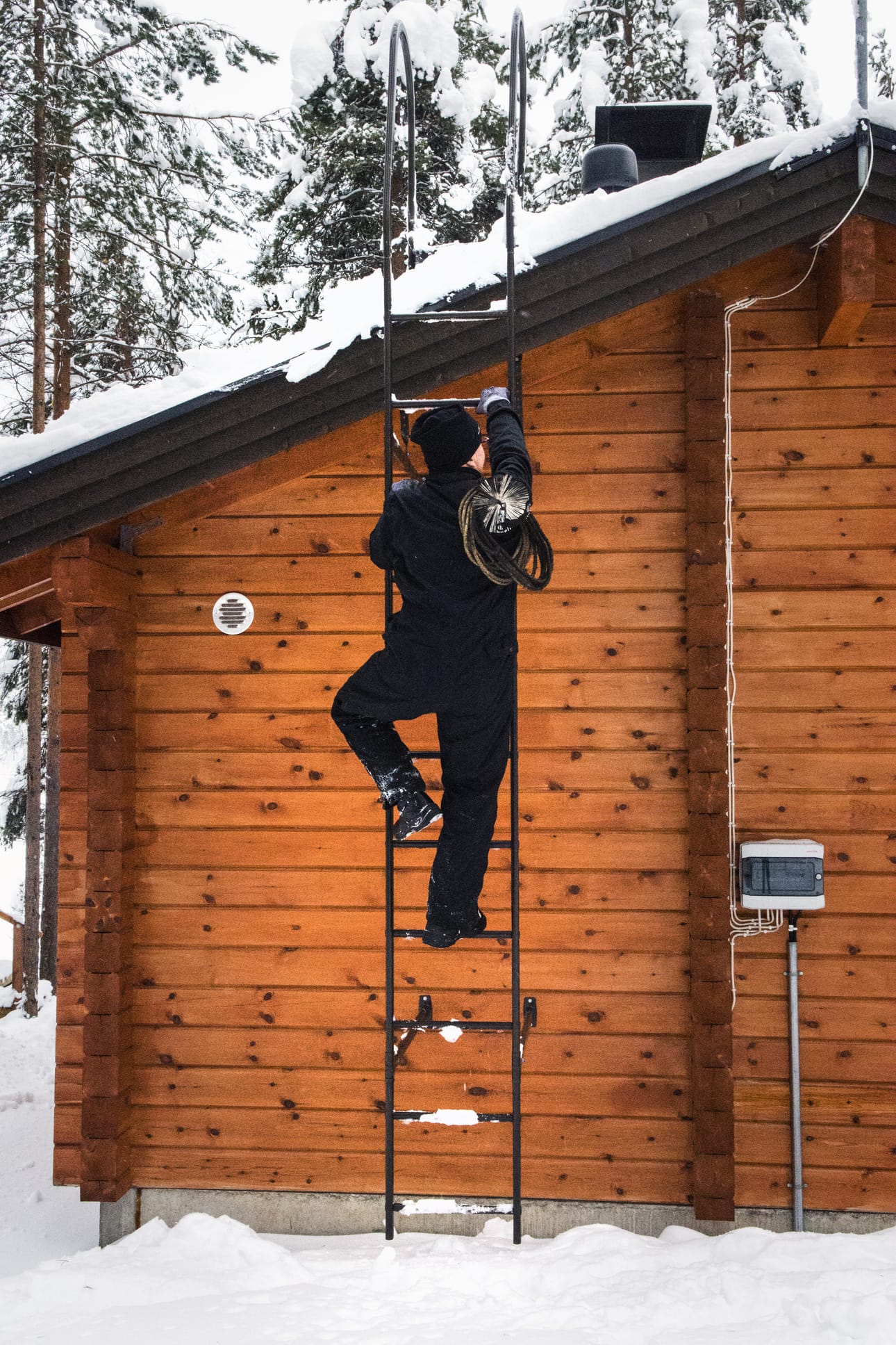 Myös mökkien turvavälineiden on oltava kunnossa nuohousta varten.