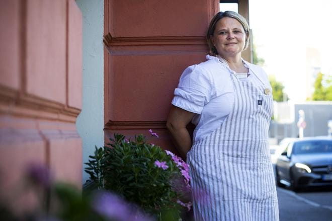Hotel Astor Wasan toimitusjohtaja Petra Gästgivars Lundberg ei olisi uskonut, miten suureksi kesän henkilökuntatarve osoittautui. KUVA: JARNO PELLINEN
