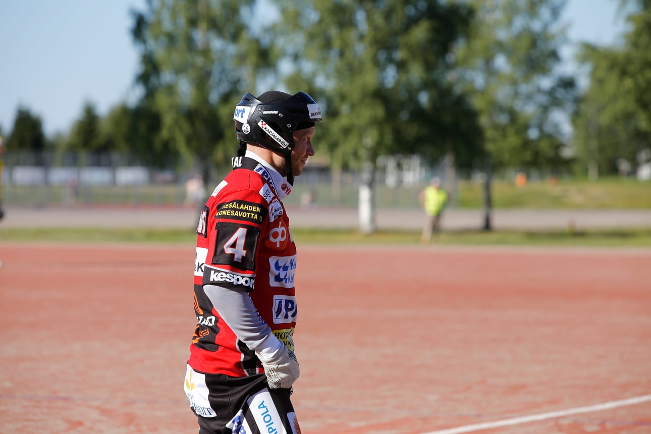 Sami Partanen oli kentän kuningas tiistai-iltana. Mies löi viisi ja toi kaksi juoksua.