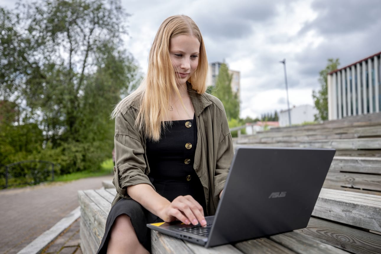 Nea Joensuu aikoo opiskella avoimessa yliopistossa välivuotensa aikana.