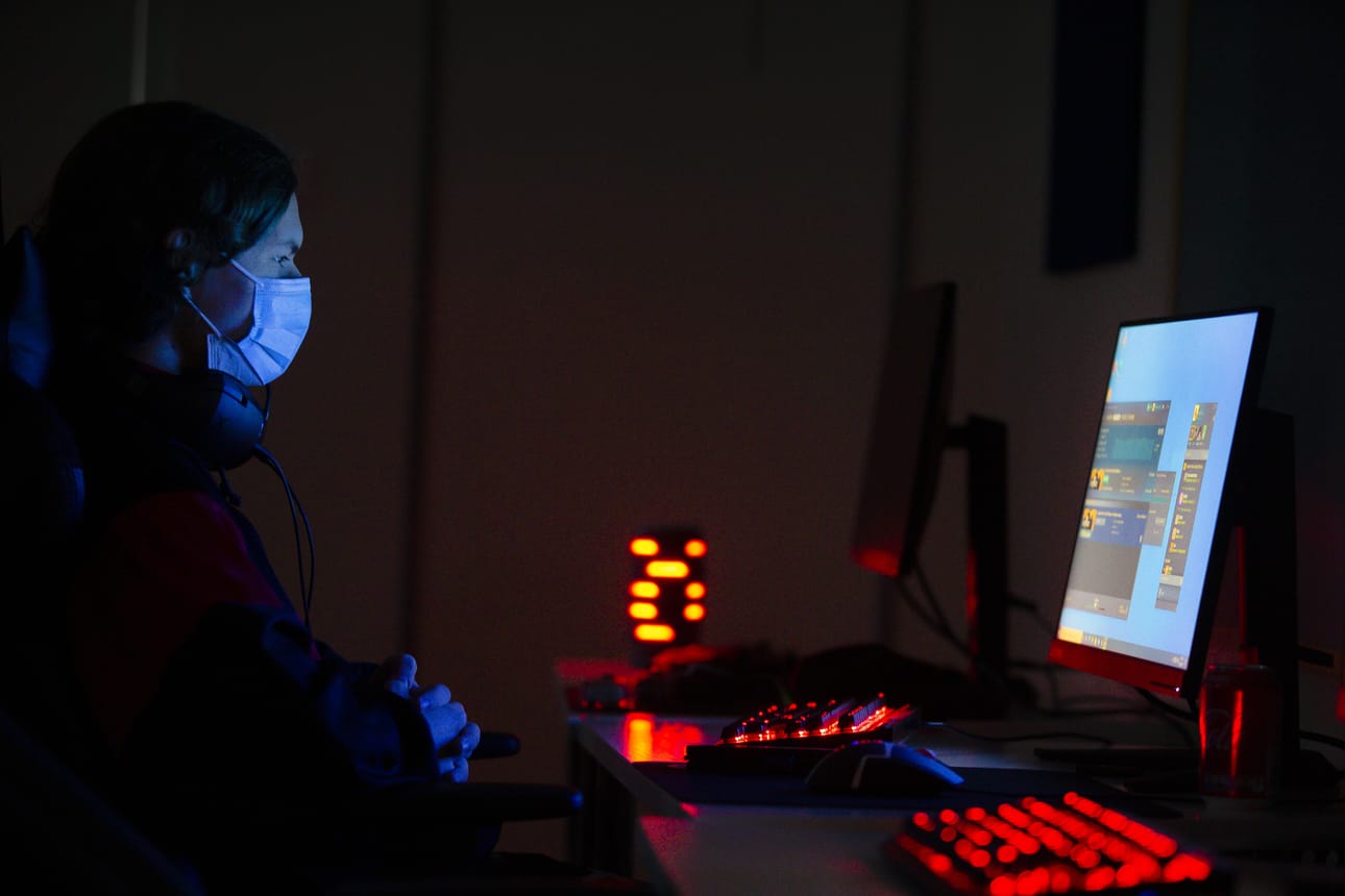 Raahen lukio, Raahen Porvari- ja Kauppakoulu. e-sport, e-urheilu, peli, pelaaminen, tietokonepeli, Roope Wahlman