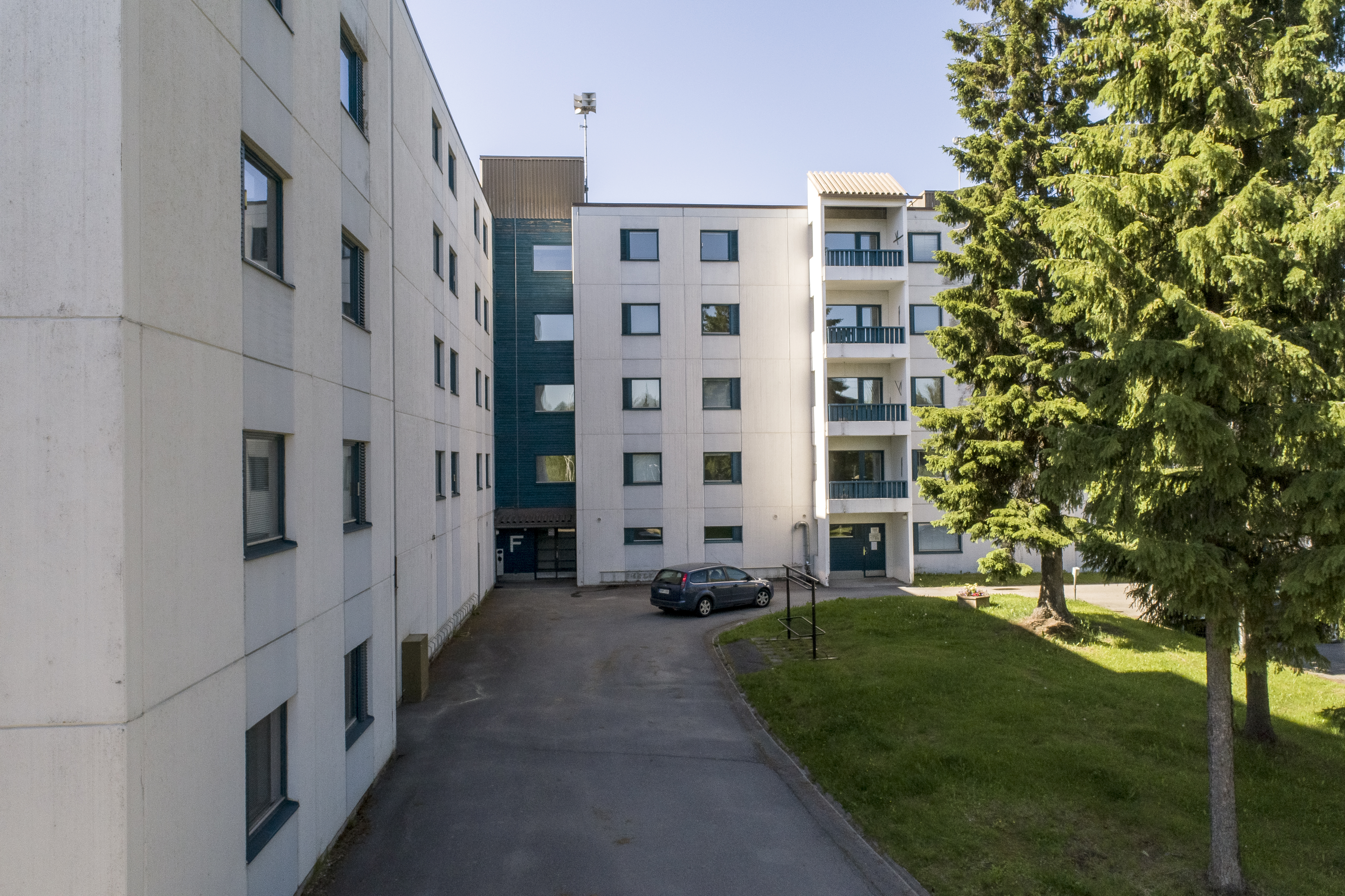 Ollinsaaren Koulukujalla mahdollista purkupäätöstä odottaa kaksi kerrostaloa.