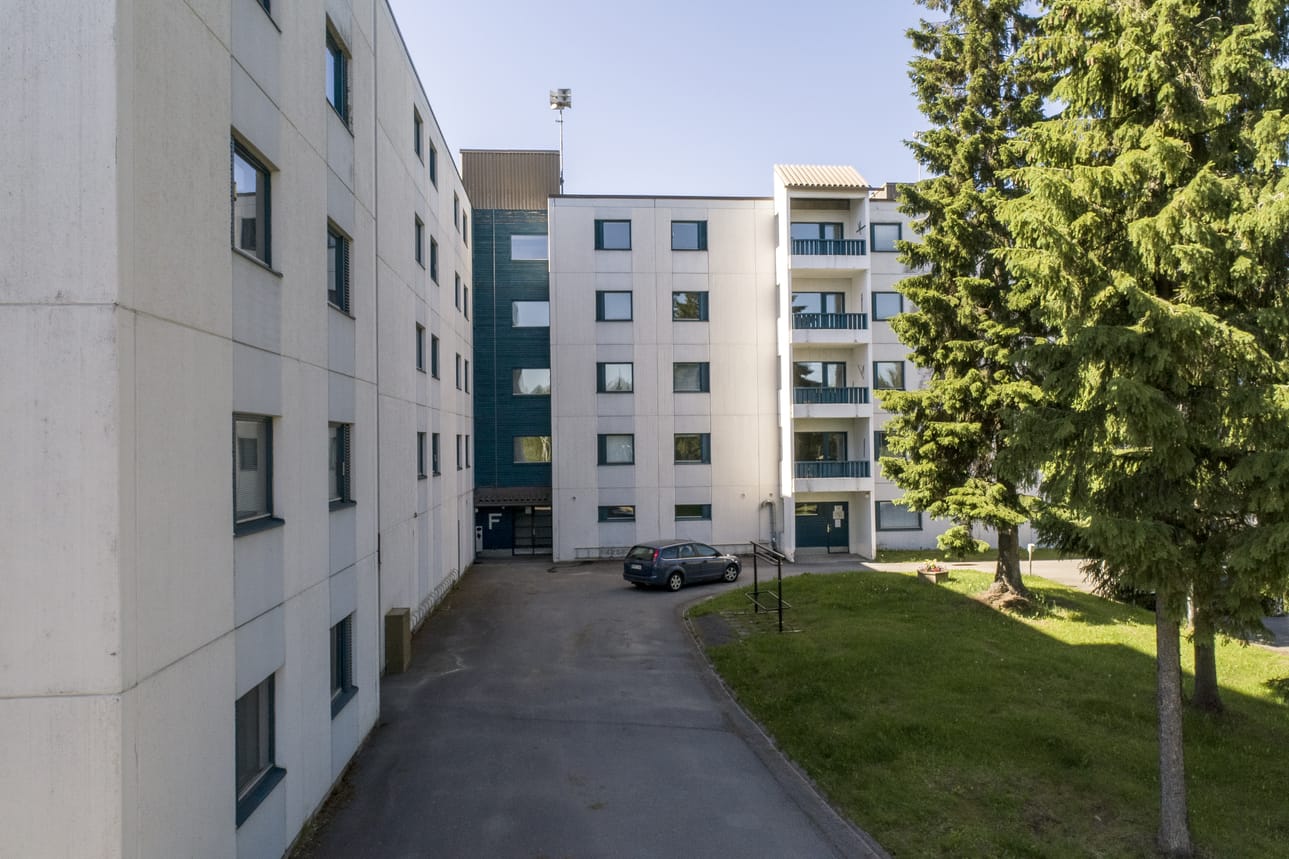 Ollinsaaren Koulukujalla mahdollista purkupäätöstä odottaa kaksi kerrostaloa.