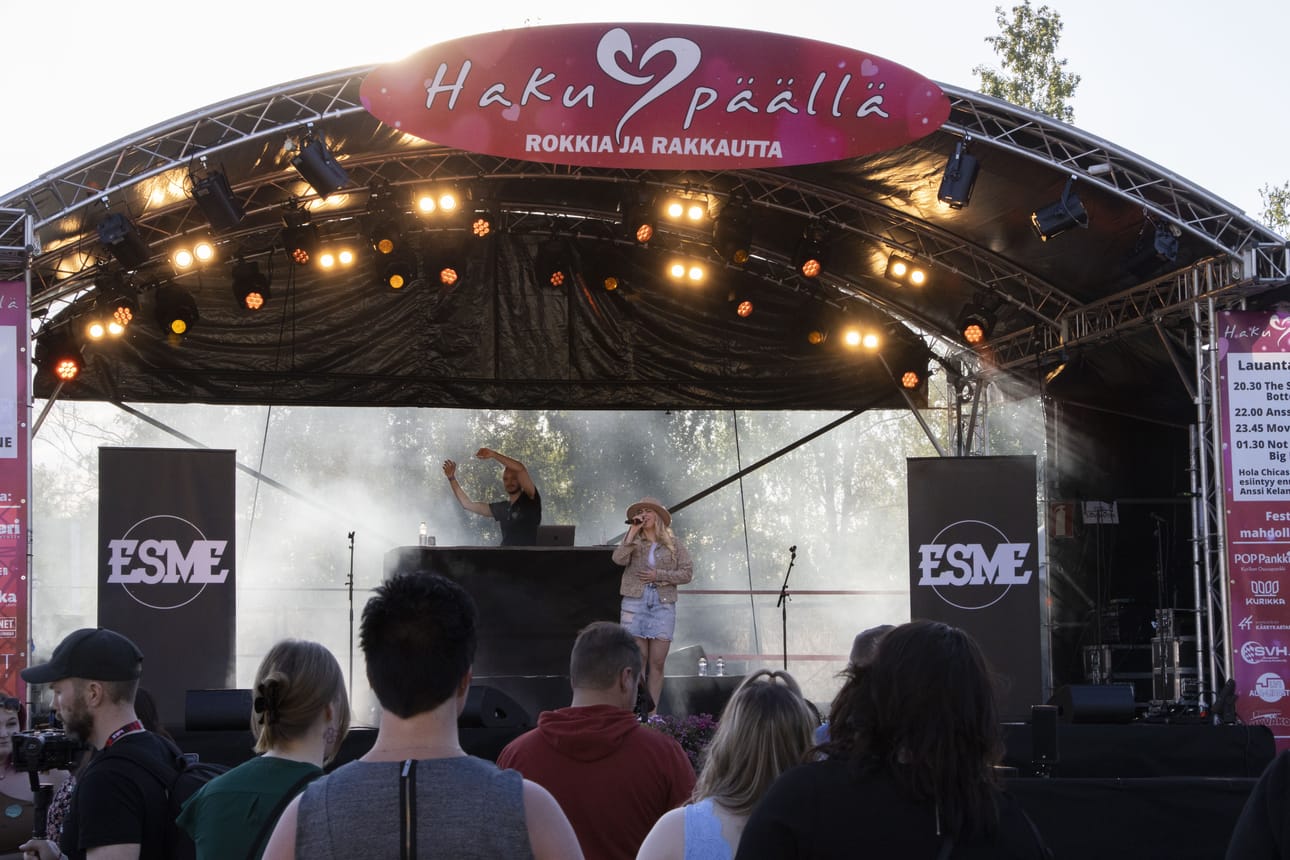 ESME oli festivaalin ensimmäinen esiintyjä perjantaina.