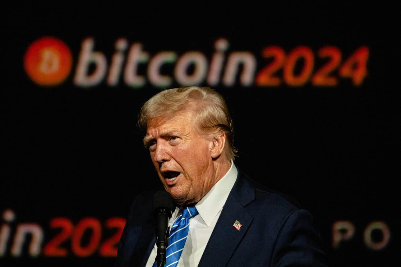Bitcoin on hyötynyt odotuksista, joiden mukaan Yhdysvaltain seuraava presidentti Donald Trump yrittäisi tulevalla kaudellaan helpottaa bitcoiniin liittyvää sääntelyä. LEHTIKUVA/AFP