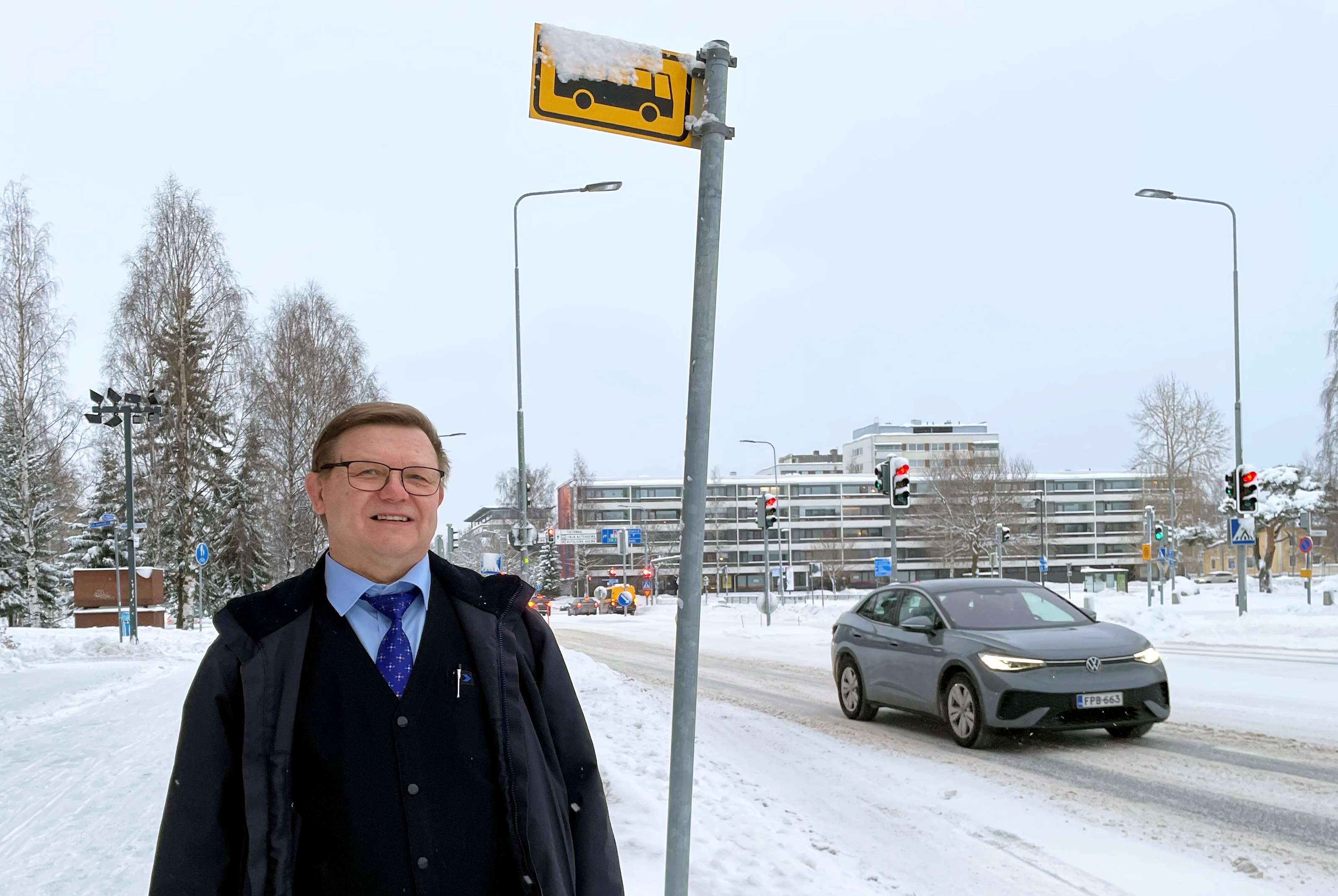 Hyvän mielen tuojana tunnettu bussikuski Veijo Saarikoski tietää, että pienet asiat voivat pelastaa ihmisen päivän
