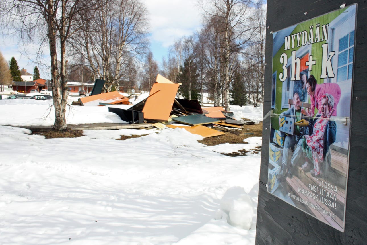 Tälle kesäteatterinkin alueelle entisen Hotelli Kuusamon ja Torankijärven väliin on suunniteltu useita kerrostaloja. Kuusamon Osuuskauppa myi alueen Health City Finland Oy:lle 2,4 miljoonalla eurolla vuonna 2017. Oikealla on Kuusamon Näyttämön näytelmän juliste vuodelta 2019.